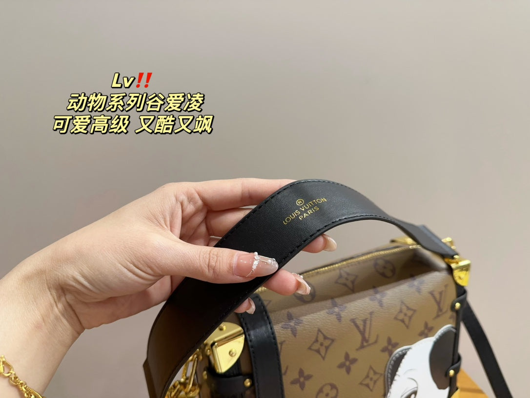 Lv   Animal series custom  bag